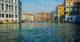 Venezia in barca